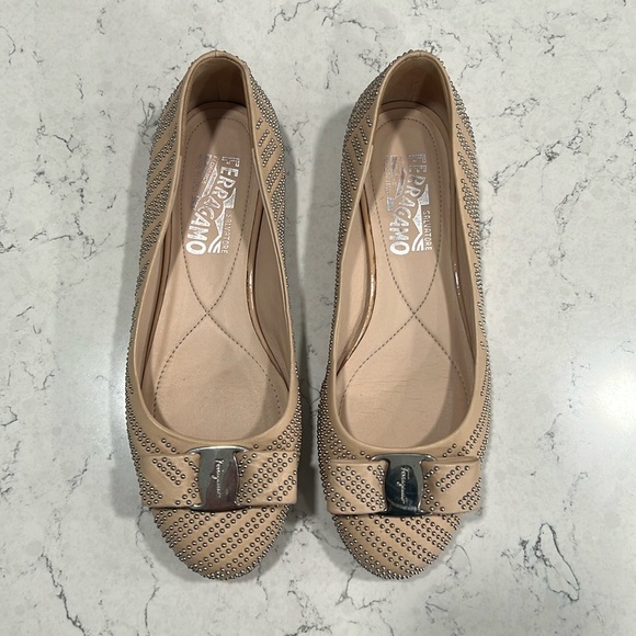 Women’s Salvatore Ferrragamo shoes - Picture 1 of 7